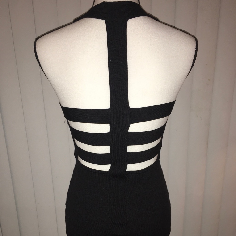 Black sexy tied to the figure dress sleeveless with black strips across back